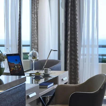 Отель Four Seasons Agios Tychonas