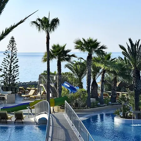 Отель Four Seasons Agios Tychonas