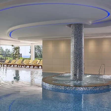 Four Seasons Отель Agios Tychonas