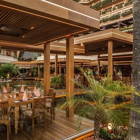 Four Seasons Отель