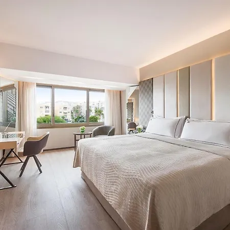 Four Seasons Отель