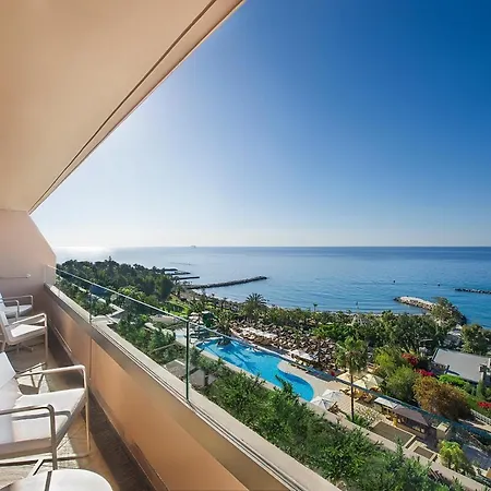 Four Seasons Отель 5*