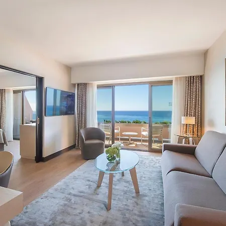 Four Seasons Отель