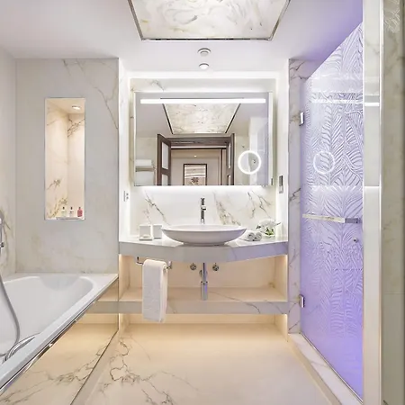 Отель Four Seasons Agios Tychonas
