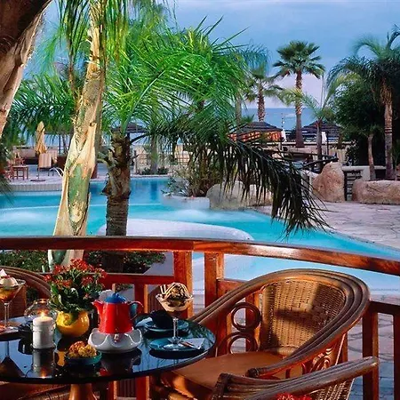 Four Seasons Agios Tychonas