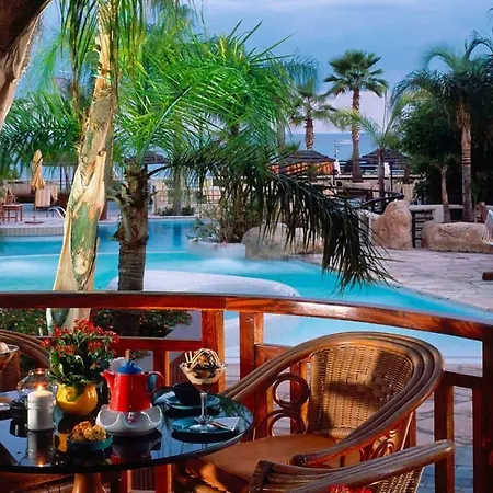 Отель Four Seasons 5*