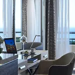 フォーシーズンス ホテル 5*