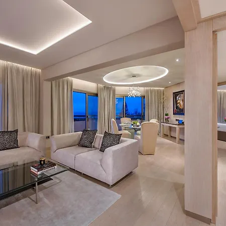 Four Seasons Hotel 5*