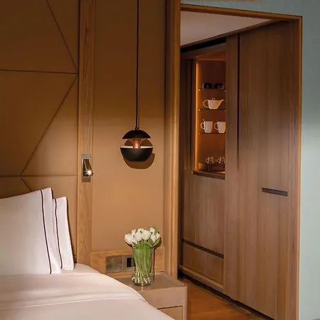 Four Seasons Hotel