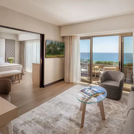Four Seasons Hotel