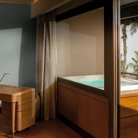 فور سيزونز فندق Agios Tychonas