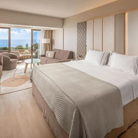 Four Seasons Hotel 5*