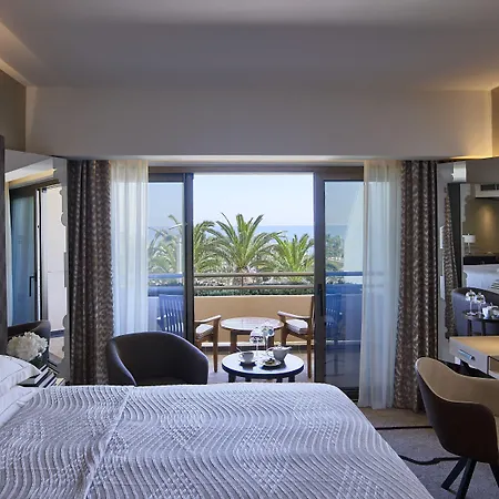 Four Seasons Hotel