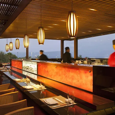 Four Seasons Hotel 5*