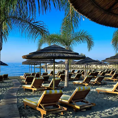 Four Seasons Hotel Agios Tychonas