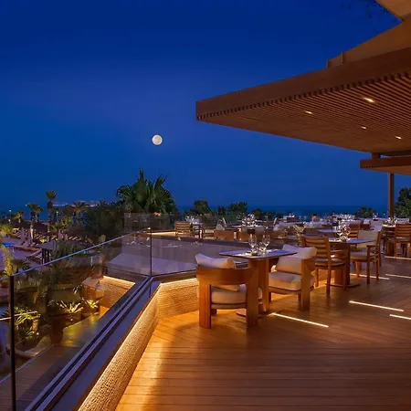 Four Seasons Hotel 5*