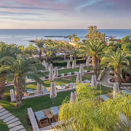 Four Seasons Hotel Agios Tychonas