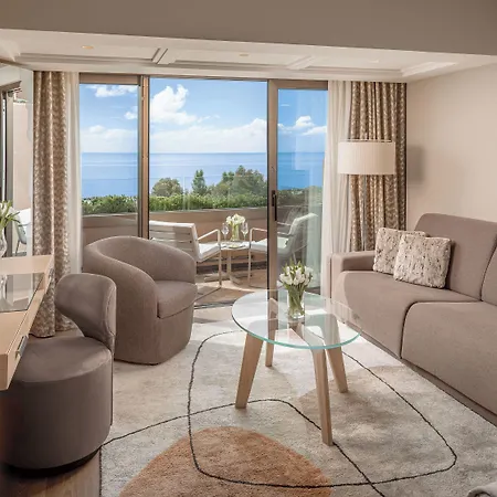 Four Seasons Hotel Agios Tychonas