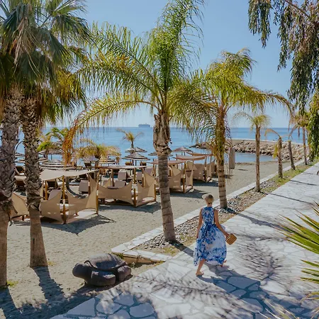 Four Seasons Hotel 5*