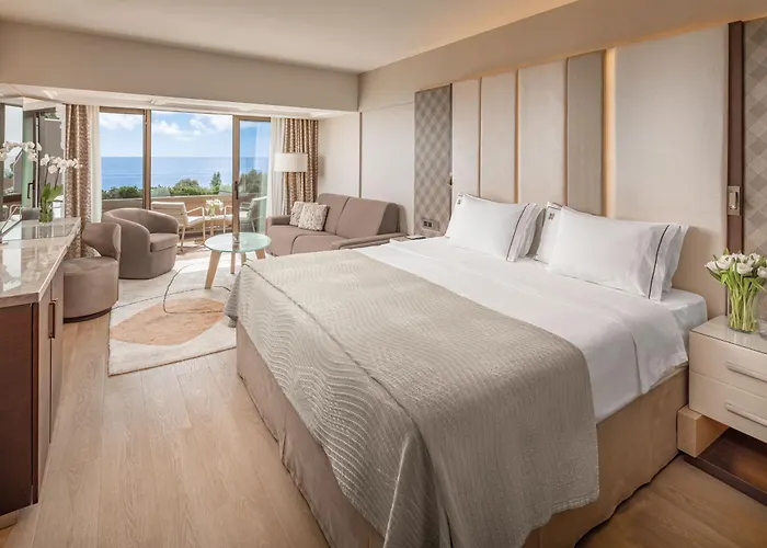 Four Seasons Hotel 5*