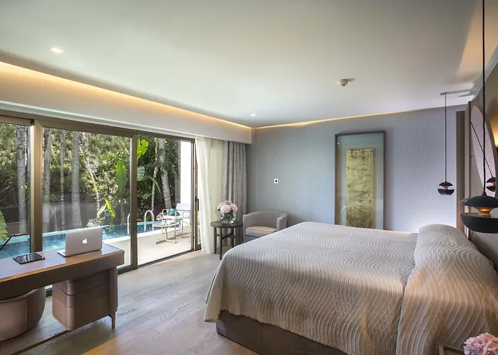 Four Seasons Hotel Agios Tychonas