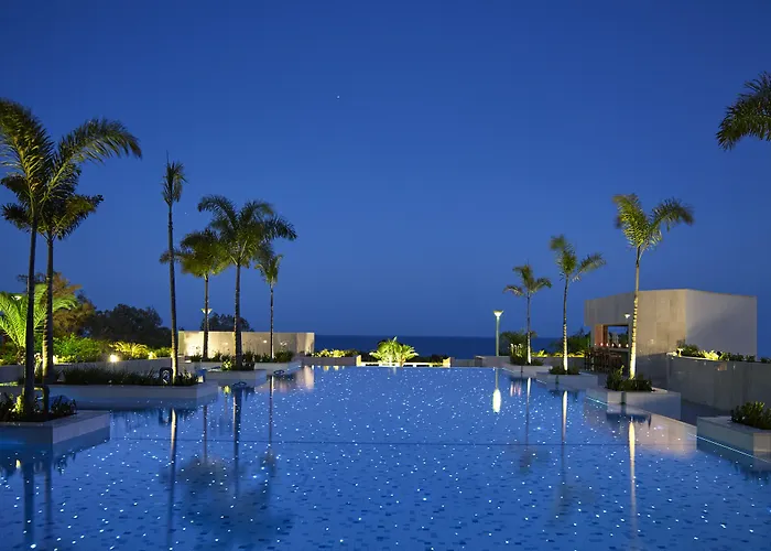 Four Seasons Hotel 5*