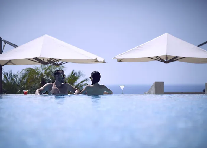 Four Seasons Отель 5*