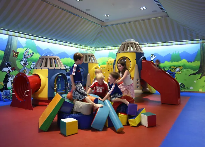 Отель Four Seasons Agios Tychonas