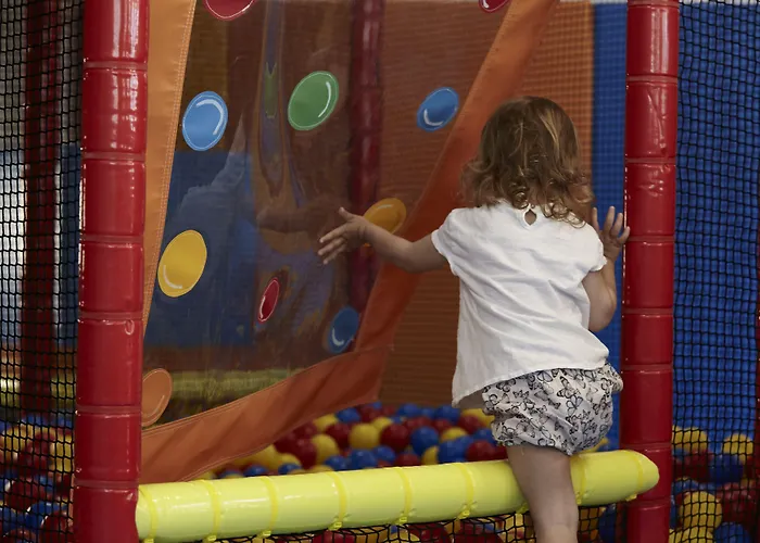 Four Seasons Agios Tychonas