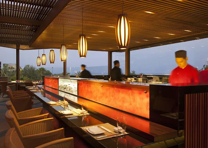 Four Seasons מלון 5*