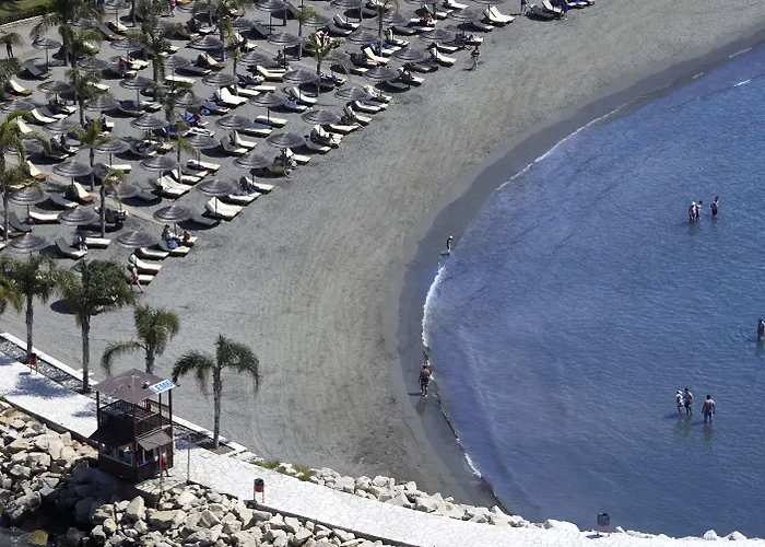 Four Seasons 5* Agios Tychonas