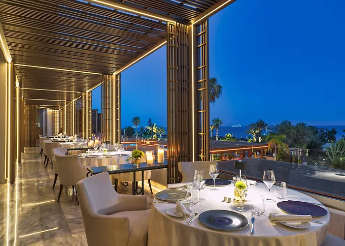 Four Seasons Hotel 5*