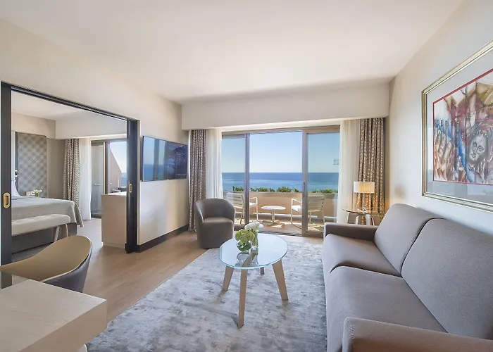 Four Seasons Отель