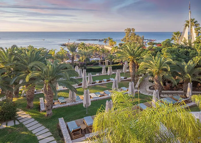 Four Seasons Hotel Agios Tychonas